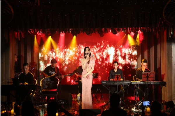 Đêm khai trương Sky Lounge đầy cảm xúc