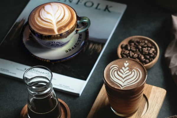 Thưởng thức cà phê tại Skyline Coffee ngày đầu đông